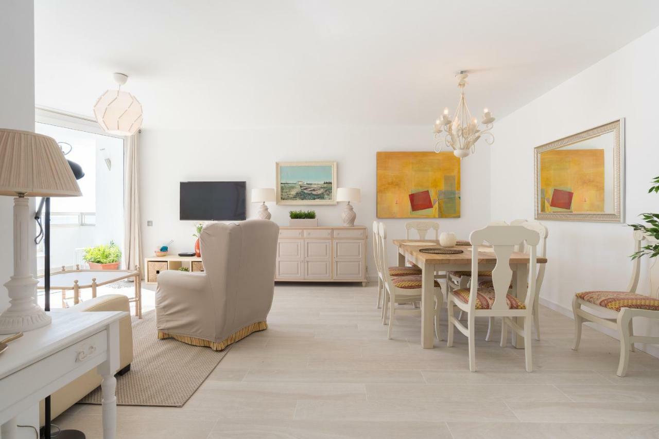 Tgh/ Marbella Beachfront And Center Exterior photo